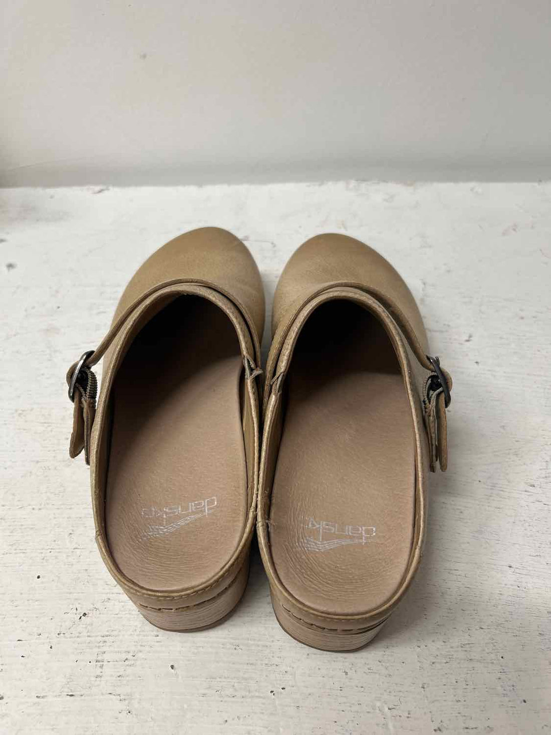 Dansko Women Size 39 (8.5-9) Beige Clogs