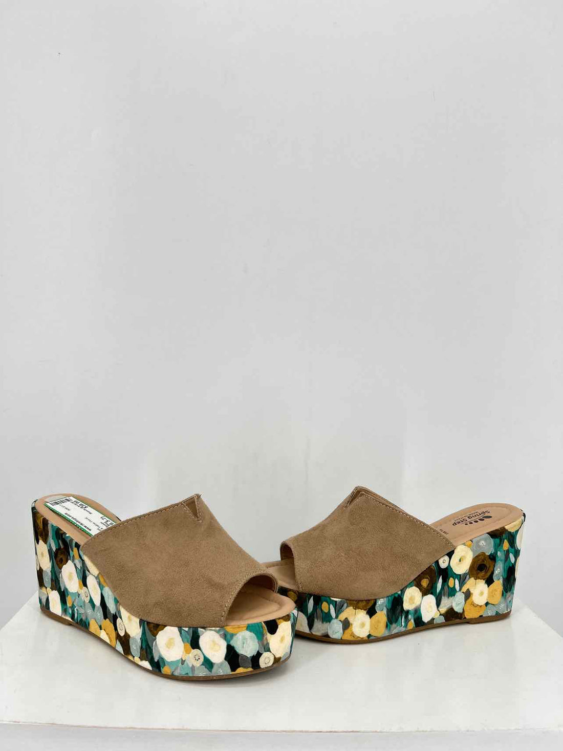 Spring Step Women Size 37 (6.5-7) Green & Yellow Floral Wedges