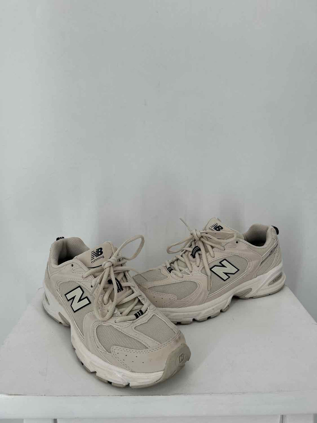 New Balance Women Size 7 Off White Sneakers