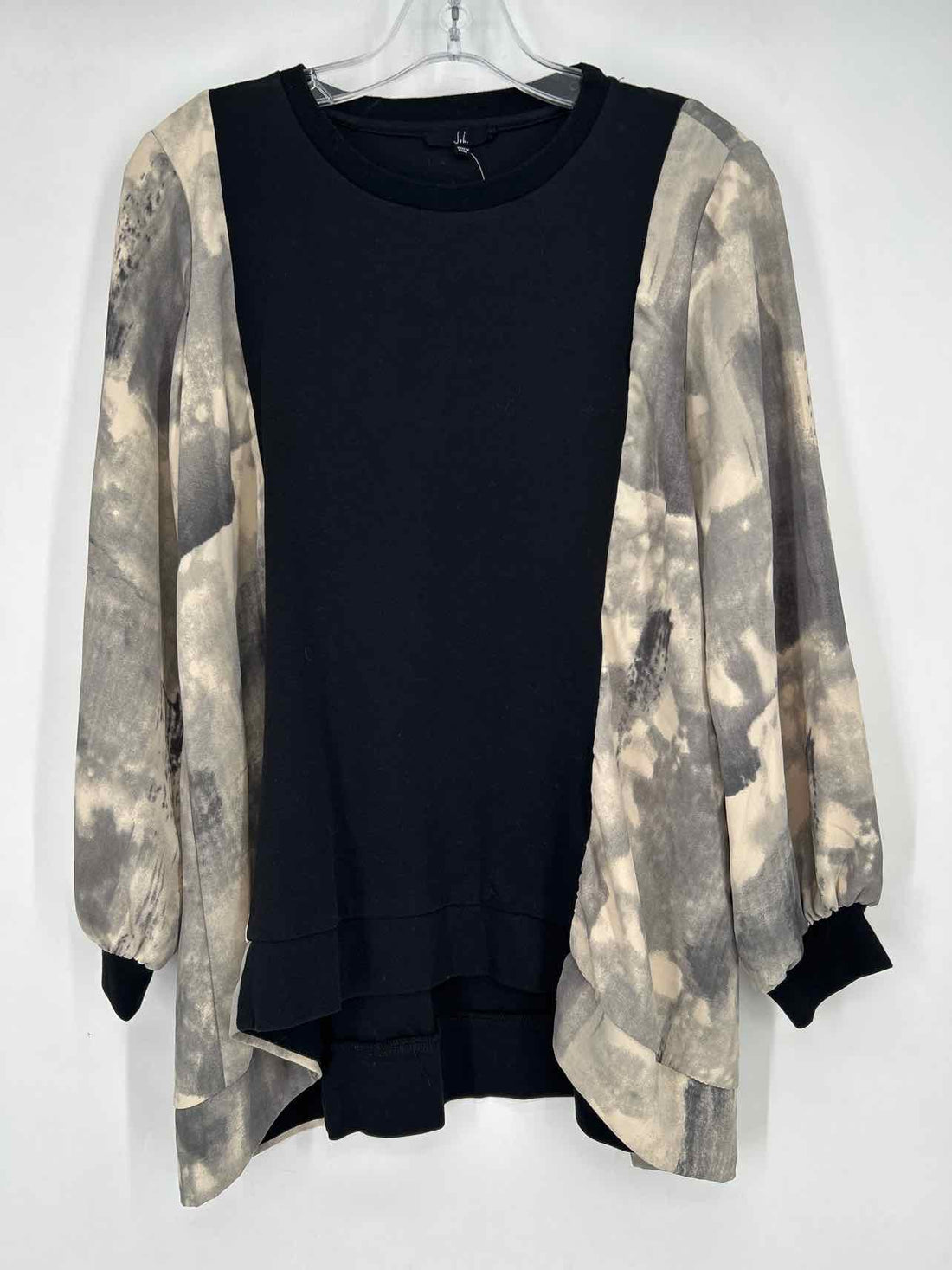 Joh Size M Black & Tan Long Sleeve