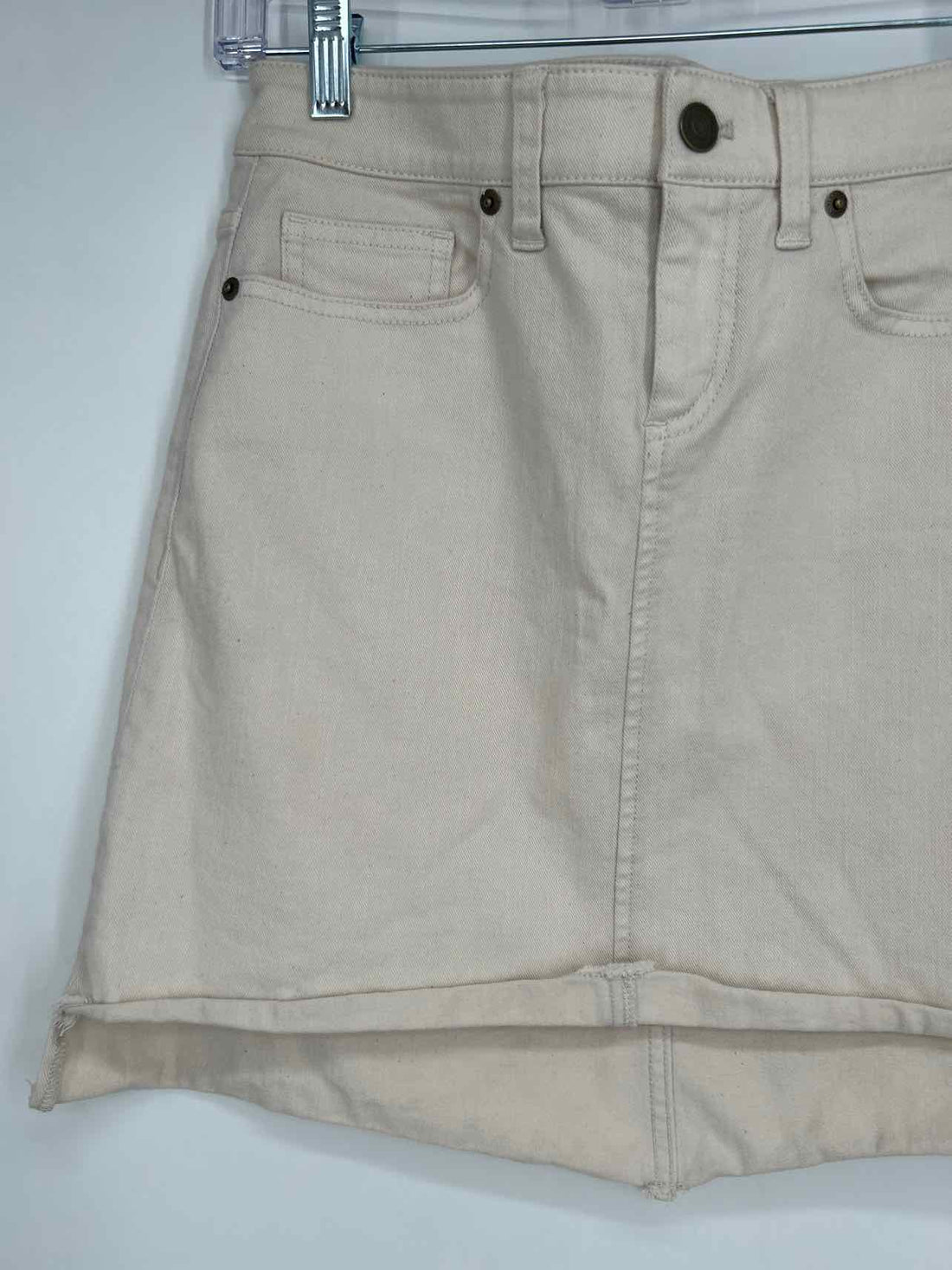 Vineyard Vines Size 2 Cream Skirts