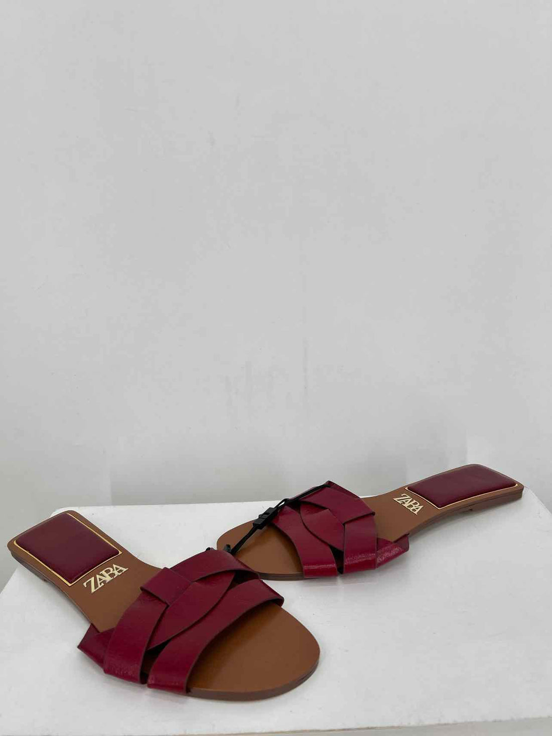 Zara Women Size 40 (9-9.5) Dark Red NWT Sandals