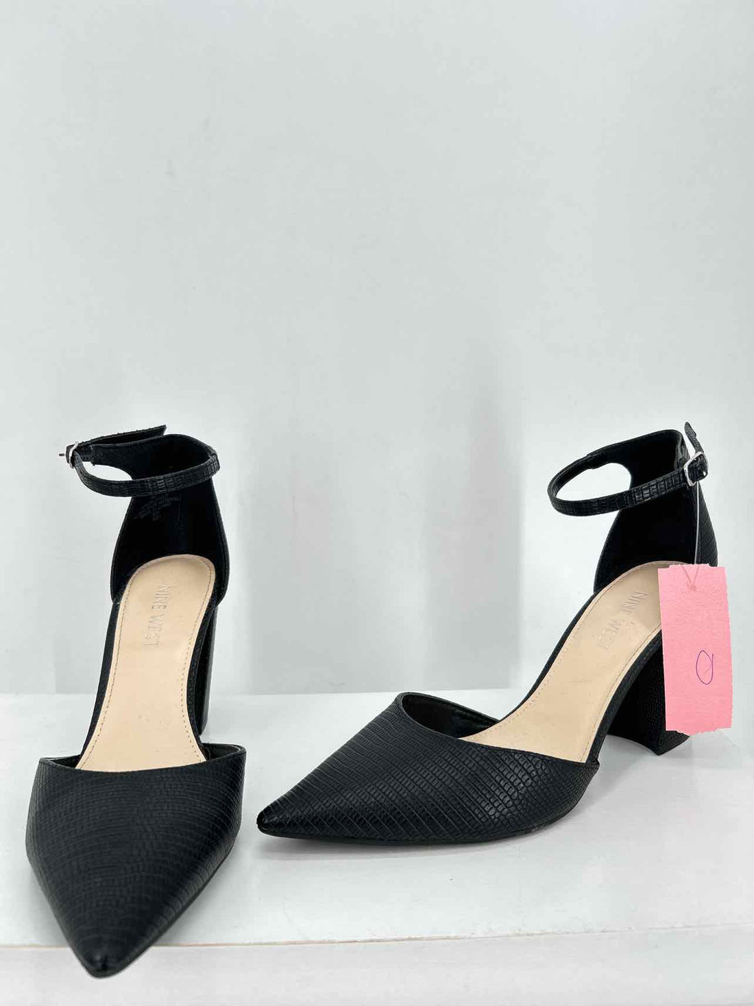 Nine West Women Size 8 Black Heels