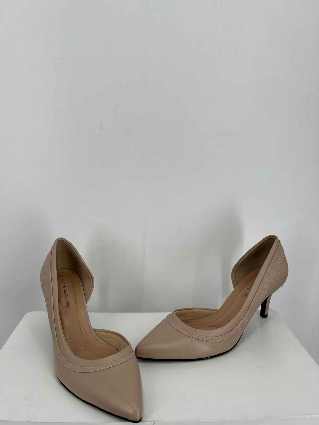 Kelly & Katie Women Size 9.5 Beige Heels