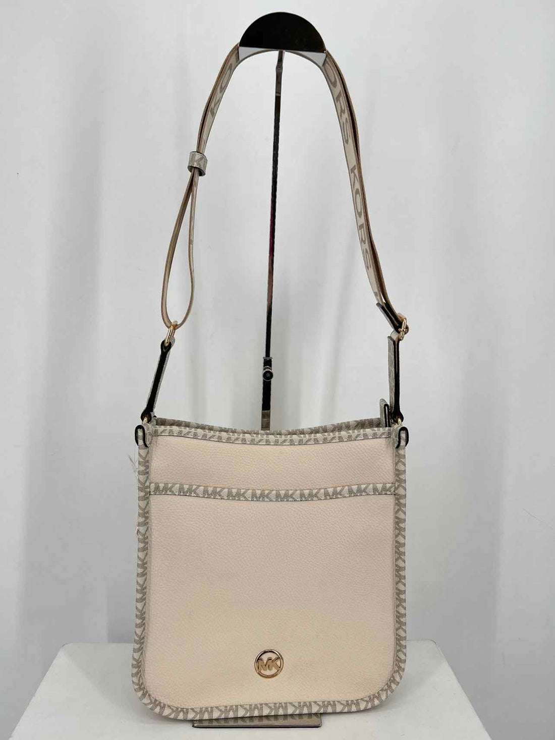 Michael Kors Cream Signature Pebbled Leather Pre Owned Shoulder
