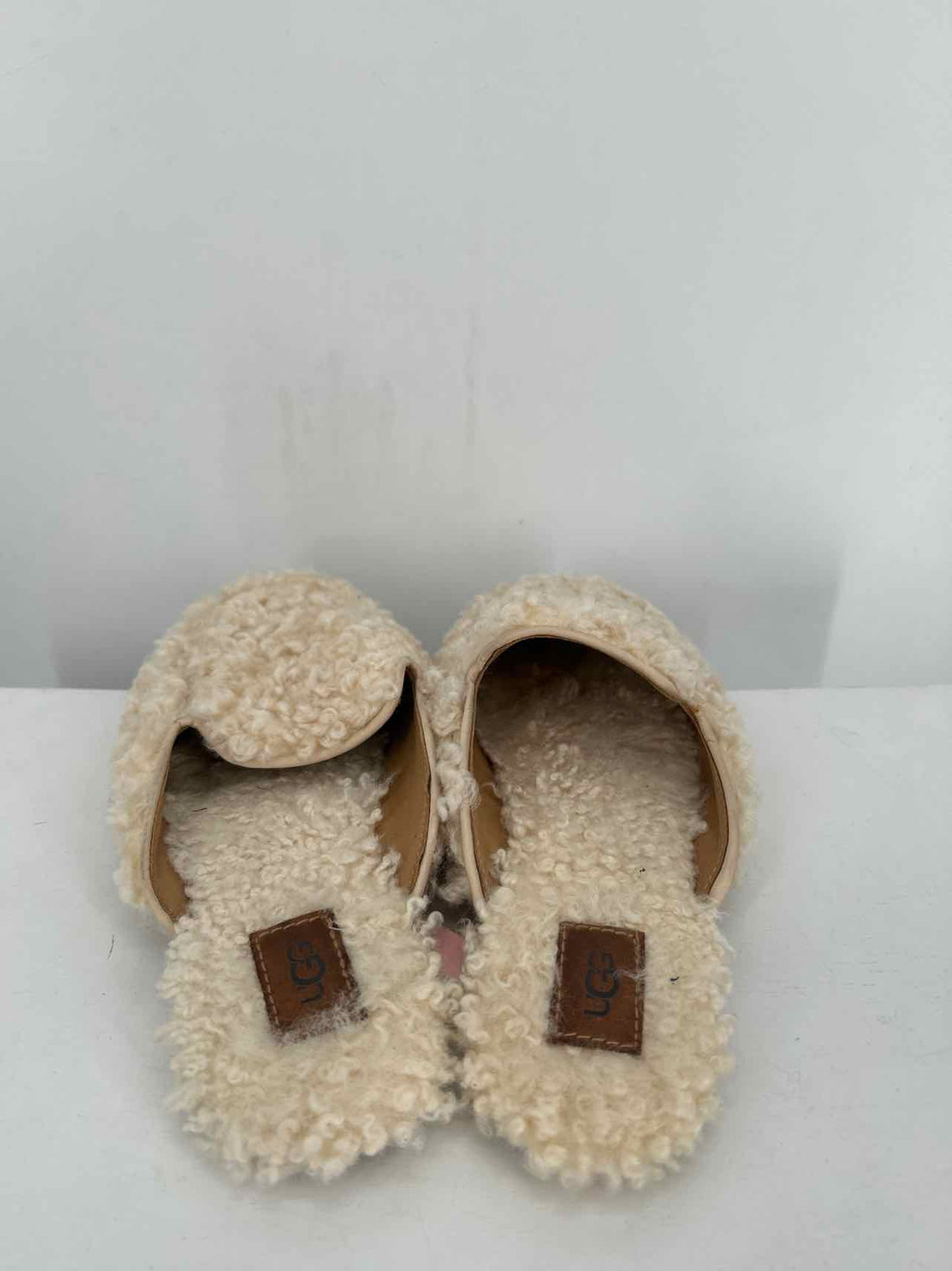 Ugg Women Size 6 Cream Mules