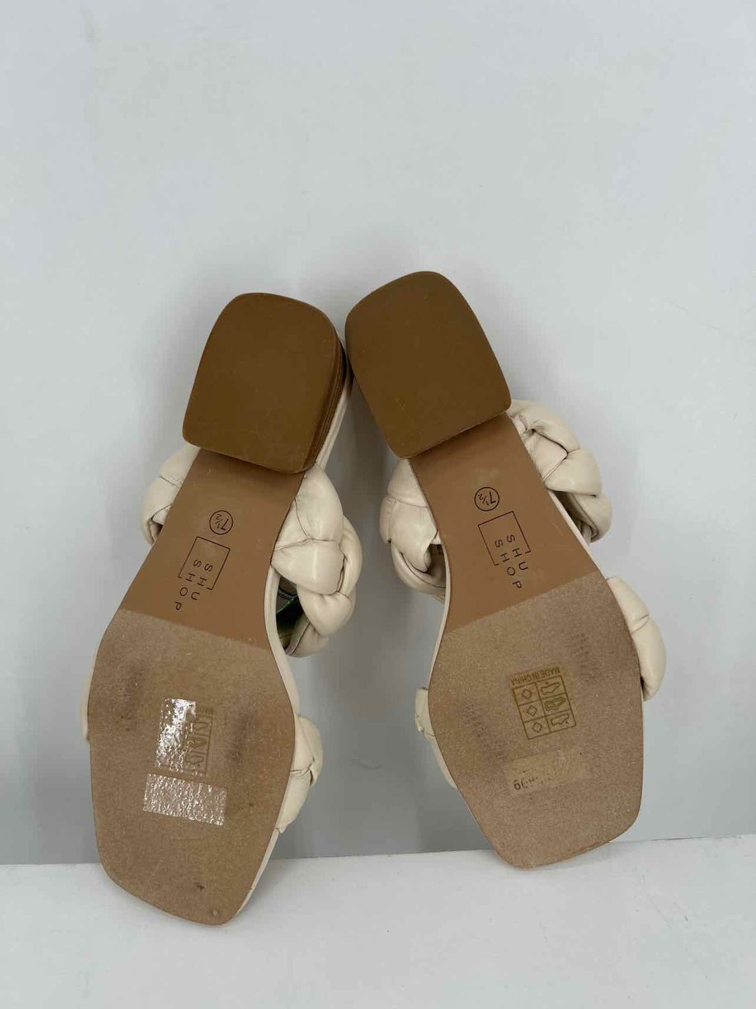 Sun Shop Women Size 7.5 Cream Sandals