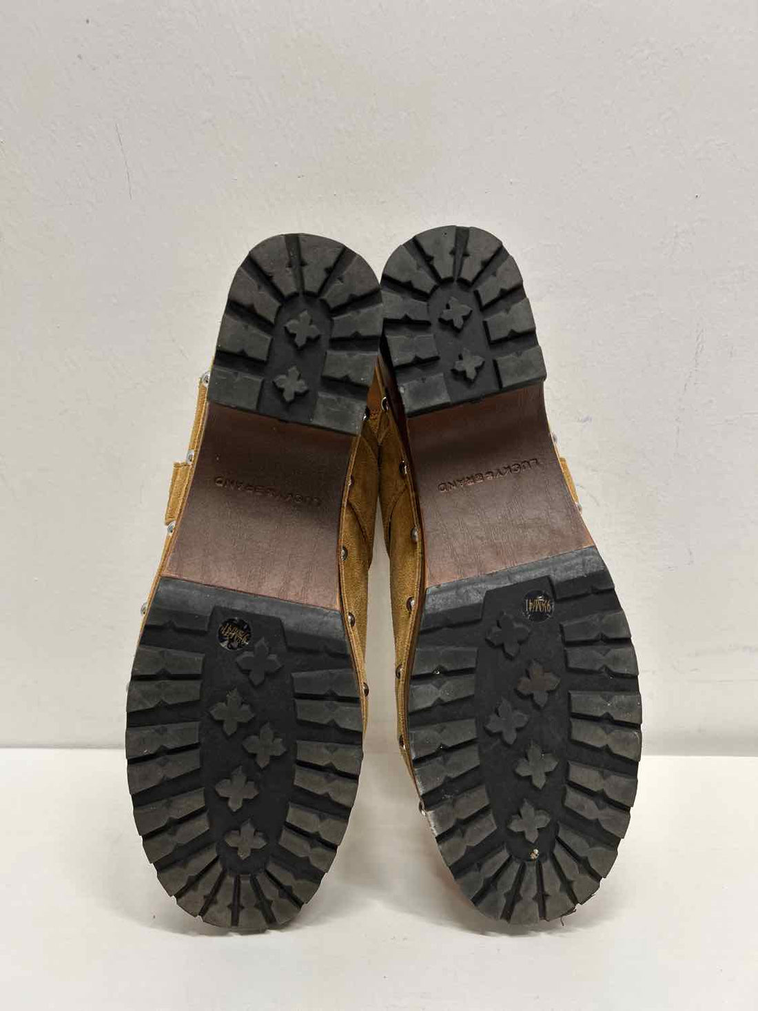 Lucky Brand Women Size 9.5 Tan New Suede Clogs