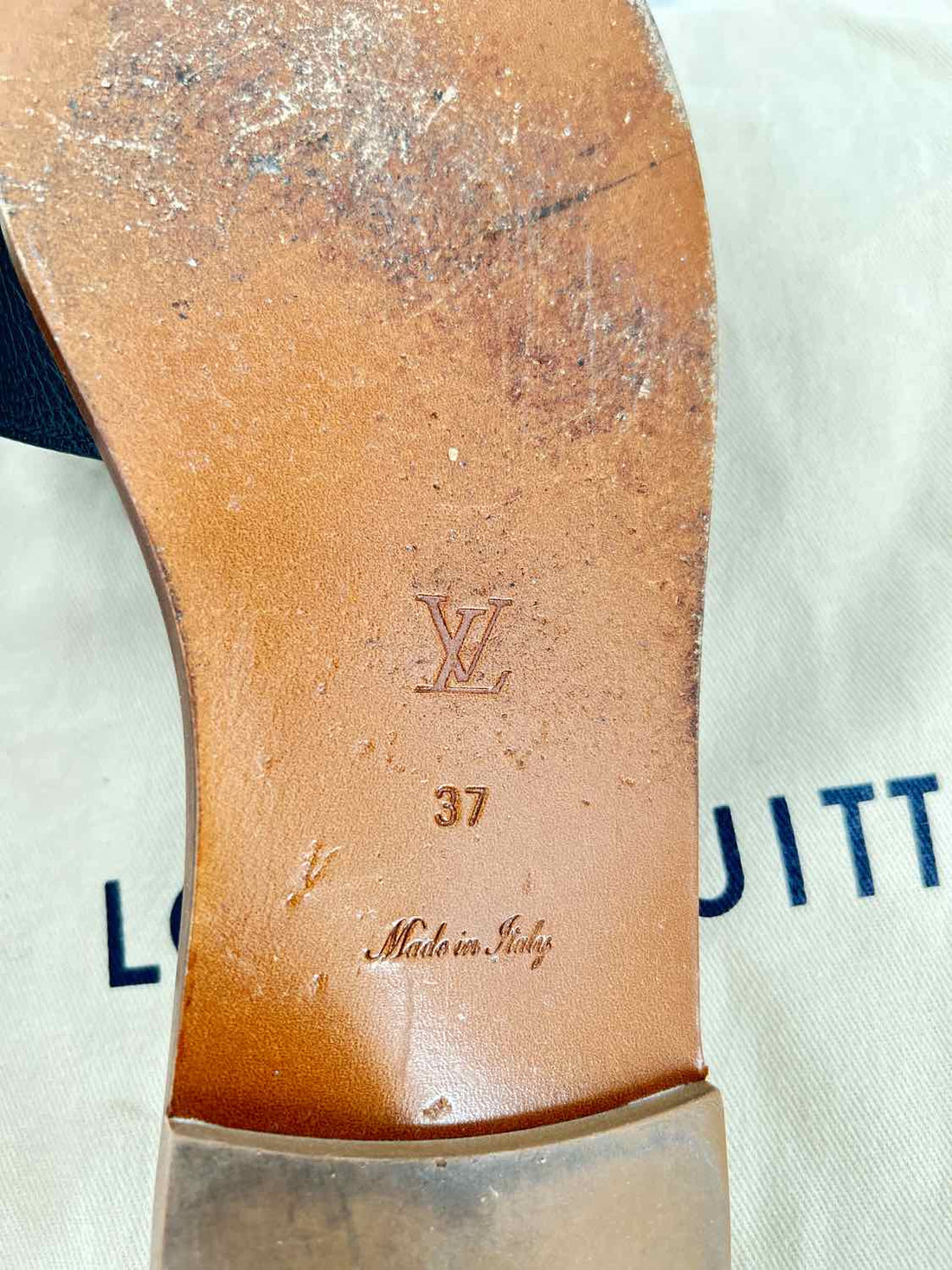 Louis Vuitton Women Size 37(6) Black Leather Lock It Flat Sandal LUXURY