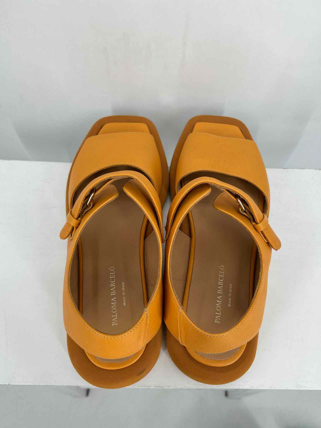 Paloma Barcelo Women Size 39 (8.5-9) Orange Sandals
