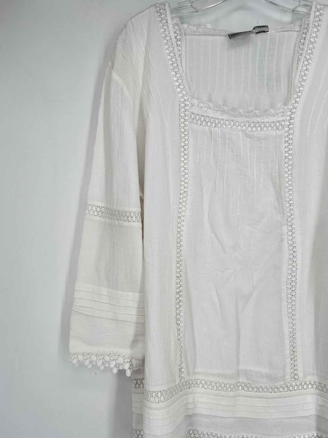 Chicos Size 3/XL White Vintage Long Sleeve