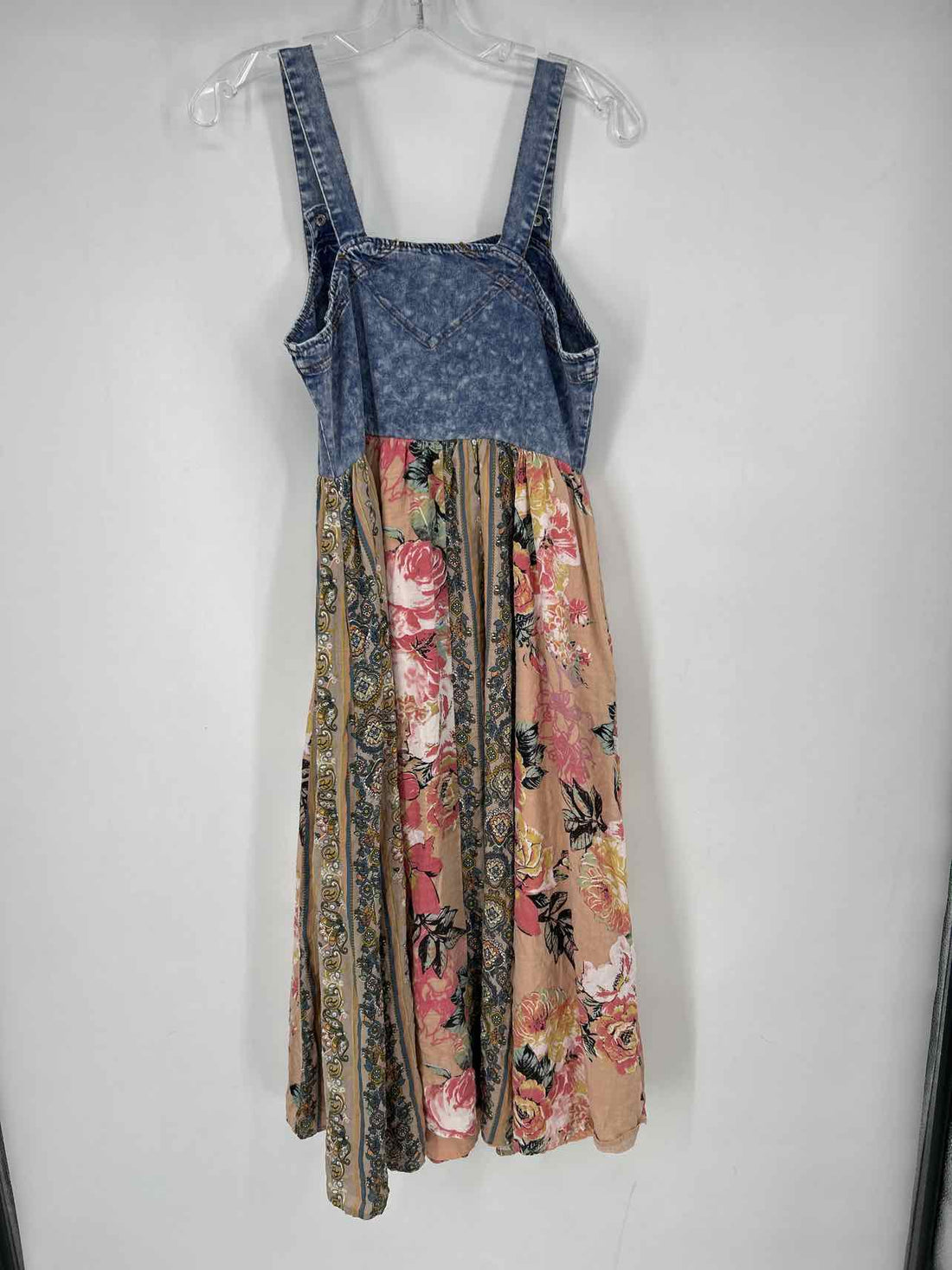 Davi & Dani Size S Peach Floral Dress