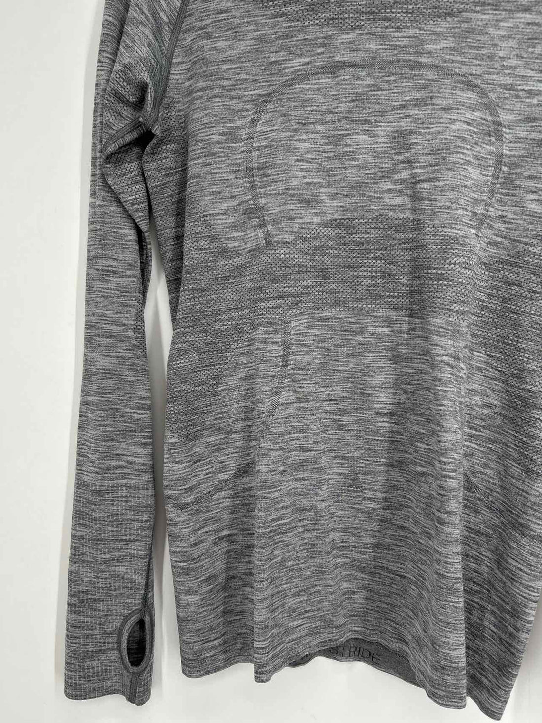 Lululemon Size S Gray Active Tops
