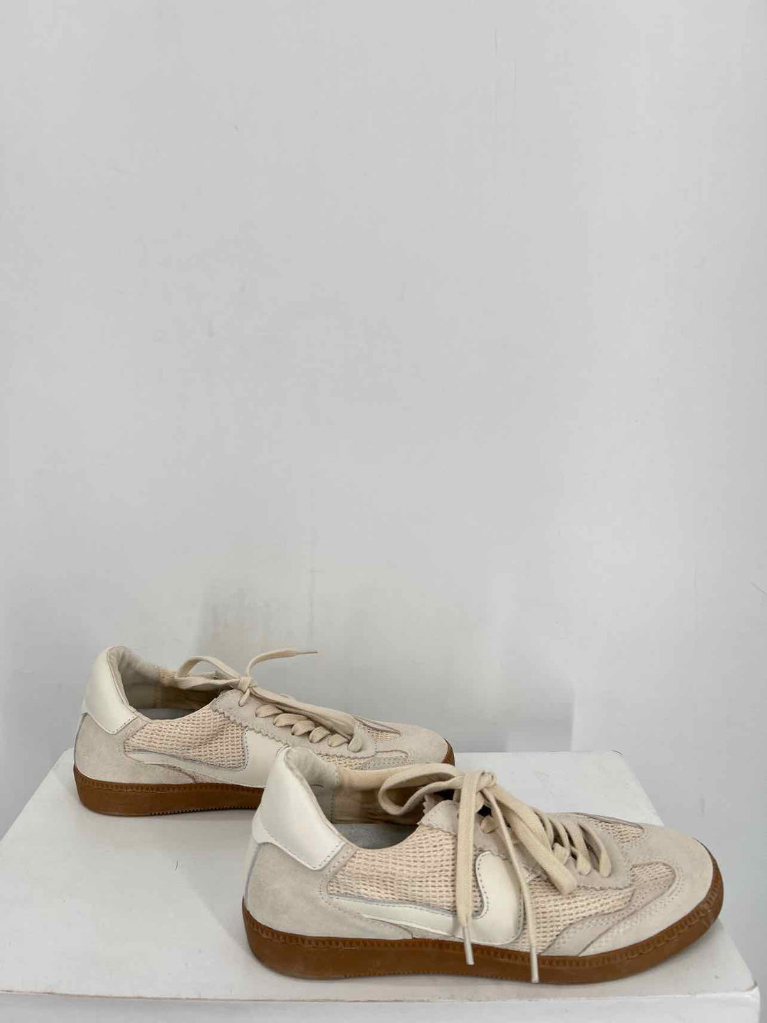 Dolce Vita Women Size 8 Tan Sneakers
