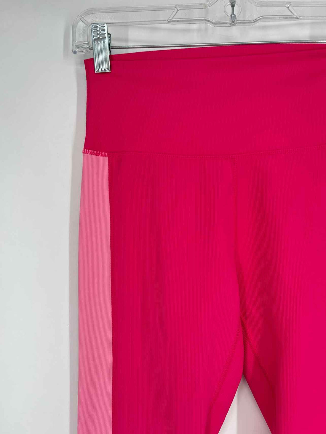 WILO Size M Pink Colorblock Active Leggings