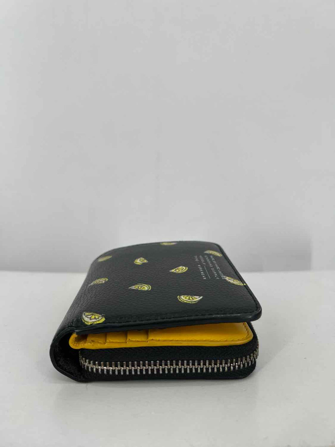 Marc By Marc Jacobs Black & Yellow Leather Pre Owned Wallet