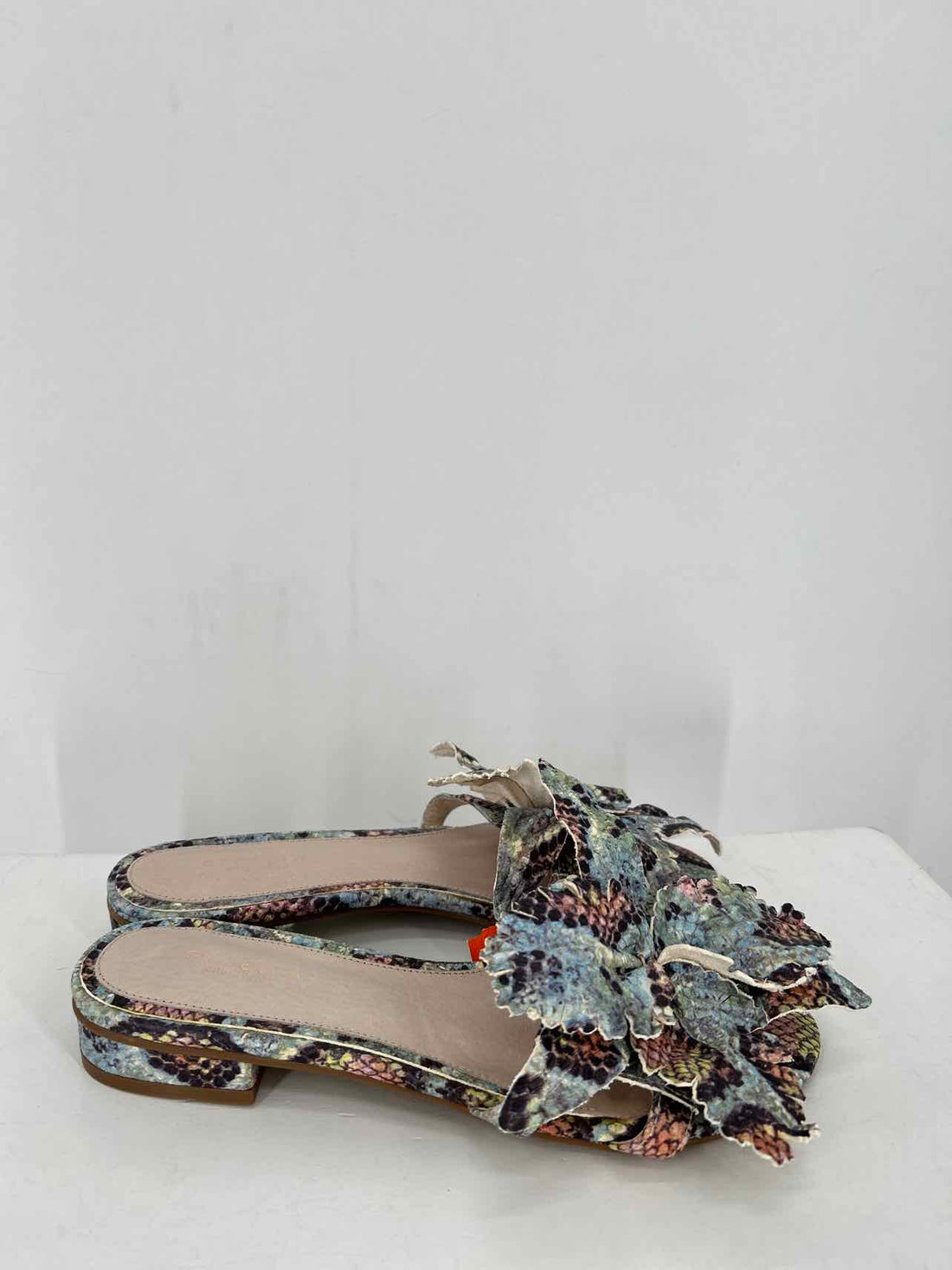 Cecelia Women Size 6.5 multi snake Sandals