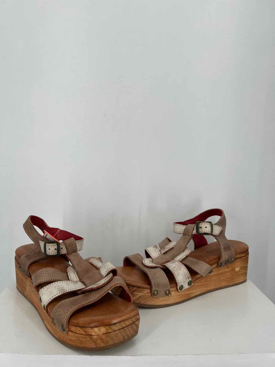 Bed Stu Women Size 9 Brown & White Wedges
