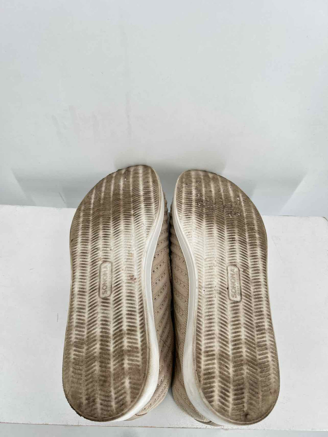 Soma Women Size 10 Tan Nylon Sneakers
