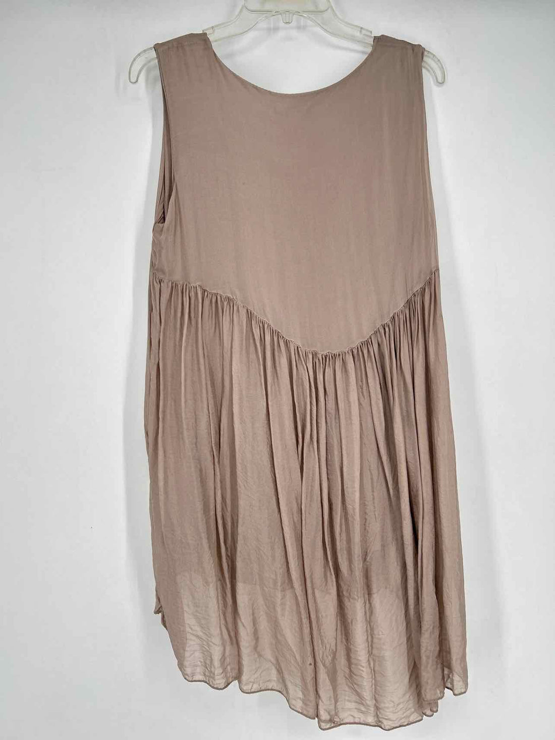 Made in Italy Size One Size Taupe Sleeveless