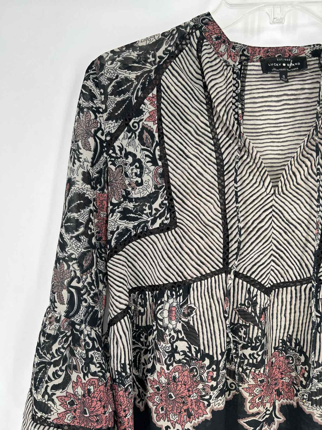 Lucky Brand Size S Black White & Pink Long Sleeve