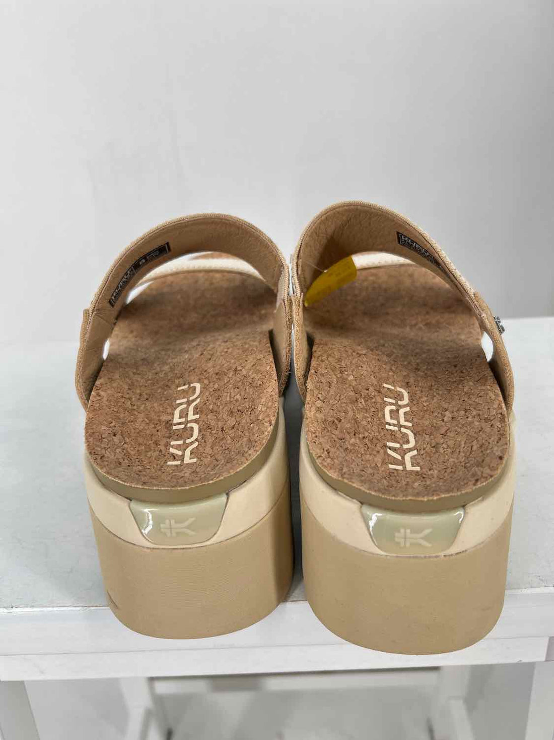 KURU Women Size 8 Beige Like New Platforms