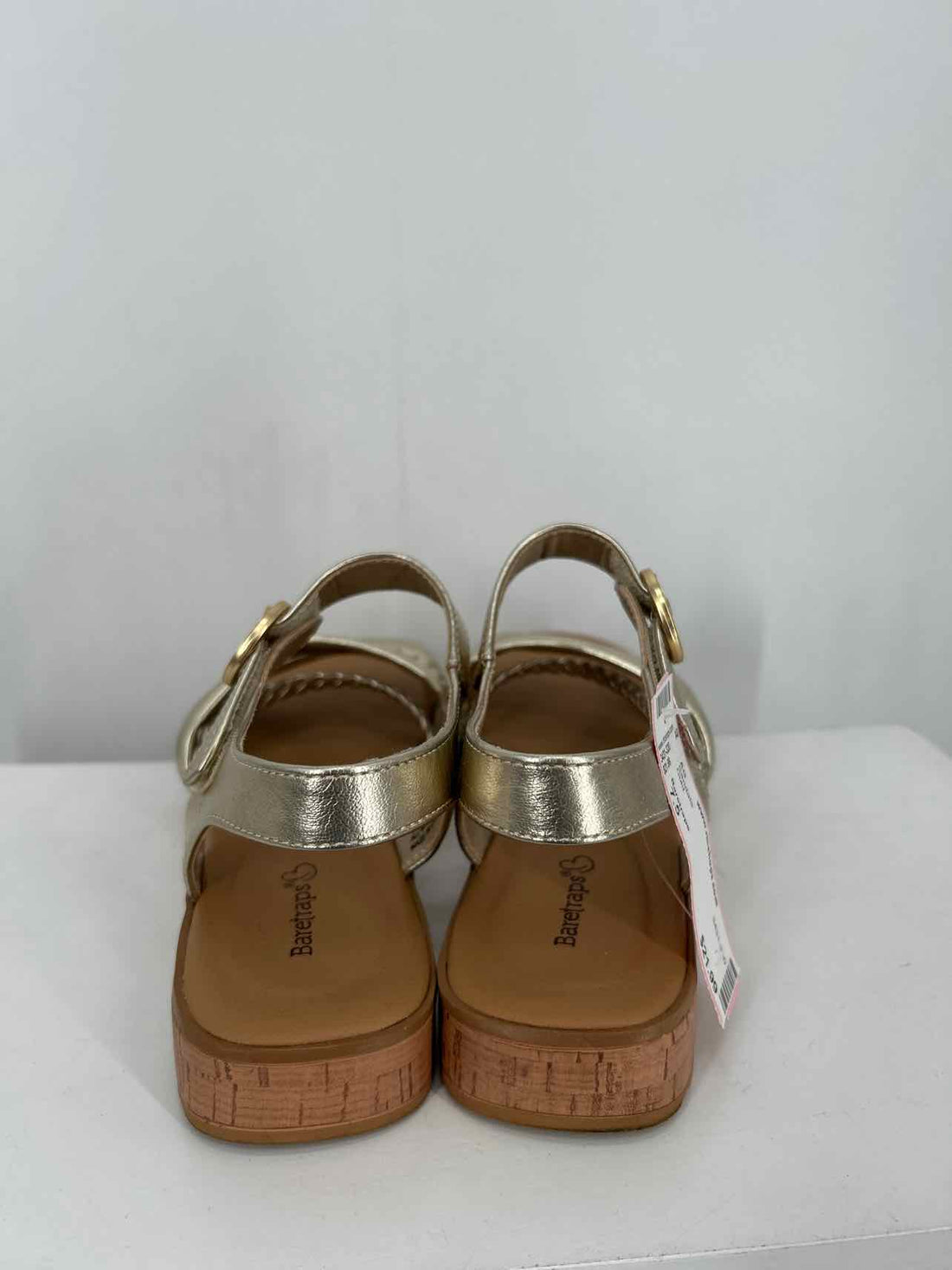Baretraps Women Size 7.5 Gold Sandals