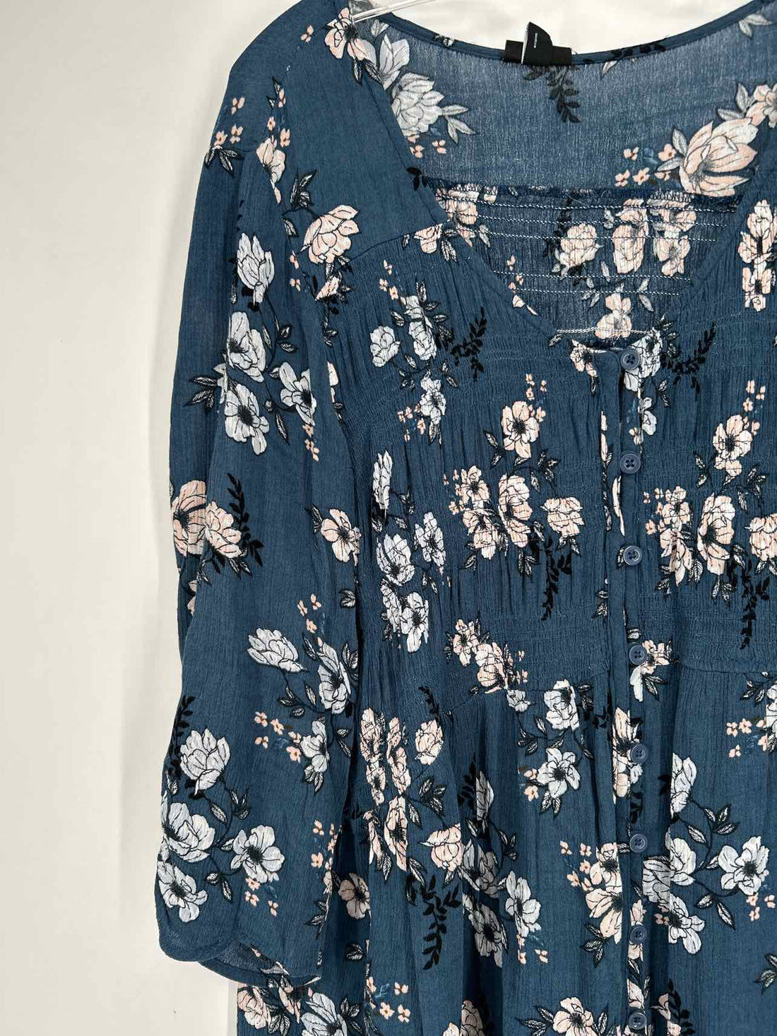Torrid Size 2X Navy Floral Long Sleeve Top/Blouse