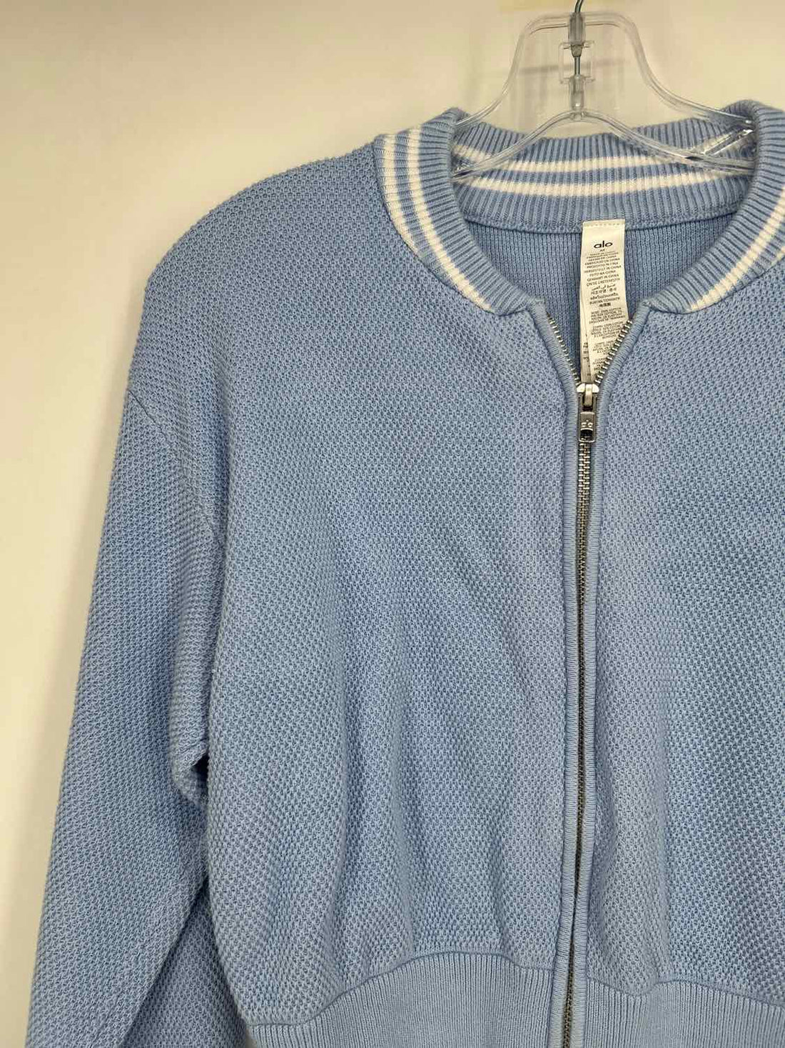 Alo Yoga Size M Light Blue & White Active Jacket
