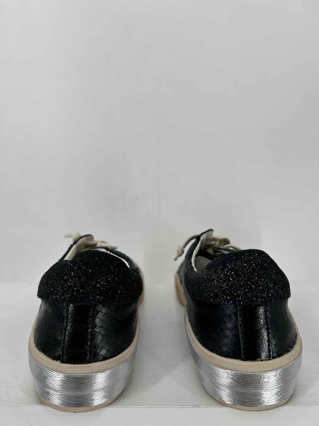 Dolce Vita Women Size 8.5 Black Sneakers