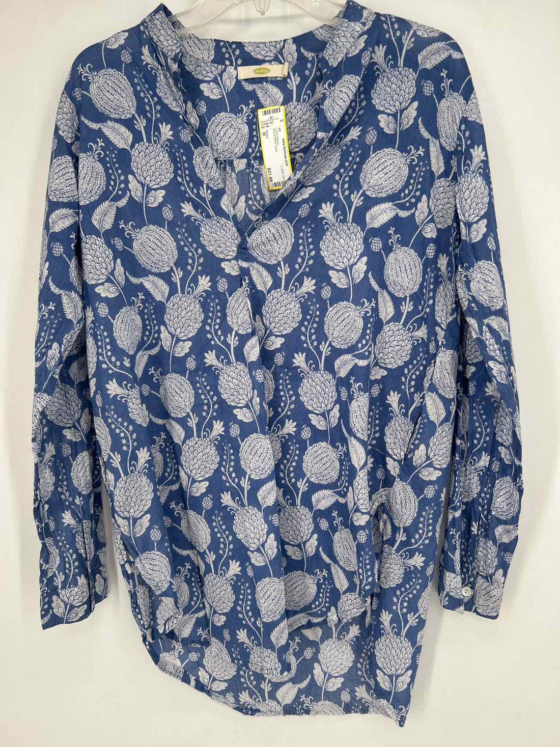Dolma Size M Blue & White Floral Long Sleeve