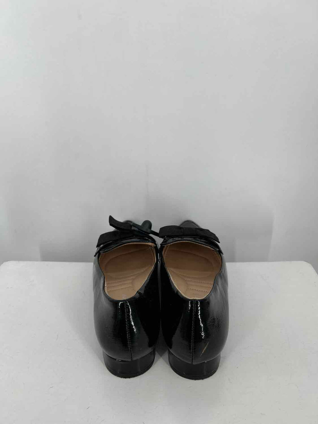 Adrienne Vittadini Women Size 7 Black Patent Leather Flats
