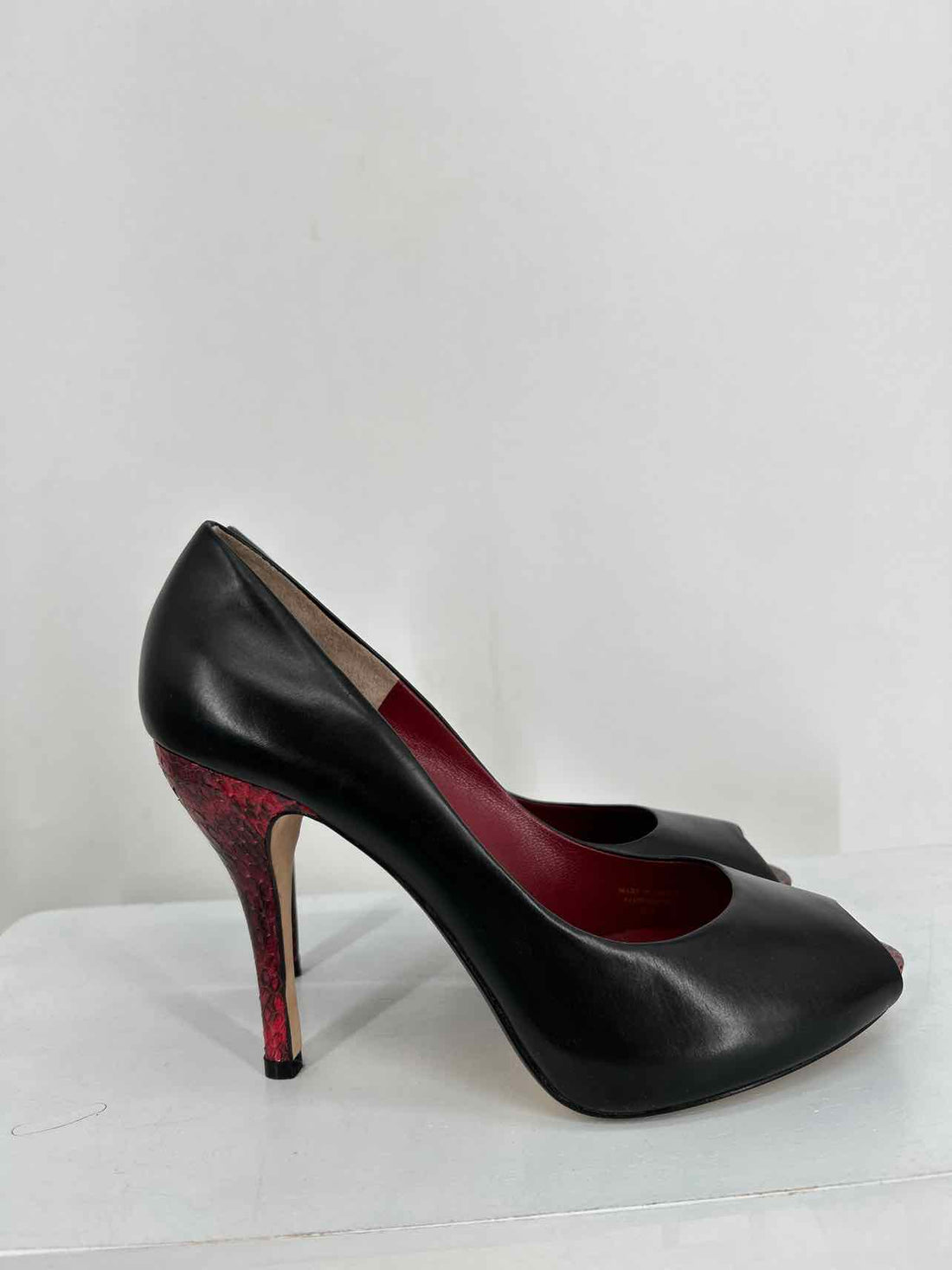 Max Studio Women Size 8 Black & Red Python Heels