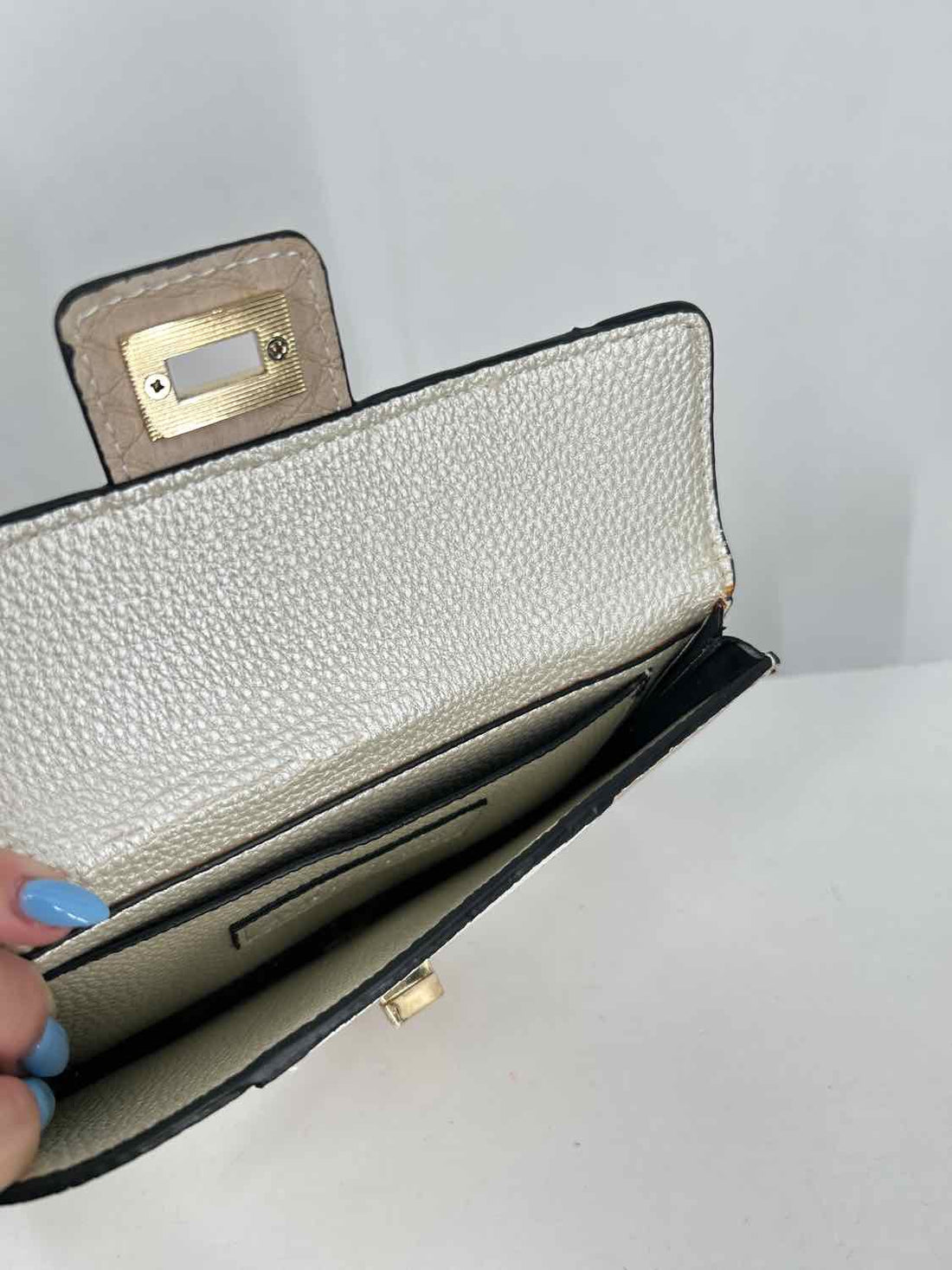 Jules Kae White & Beige Crossbody