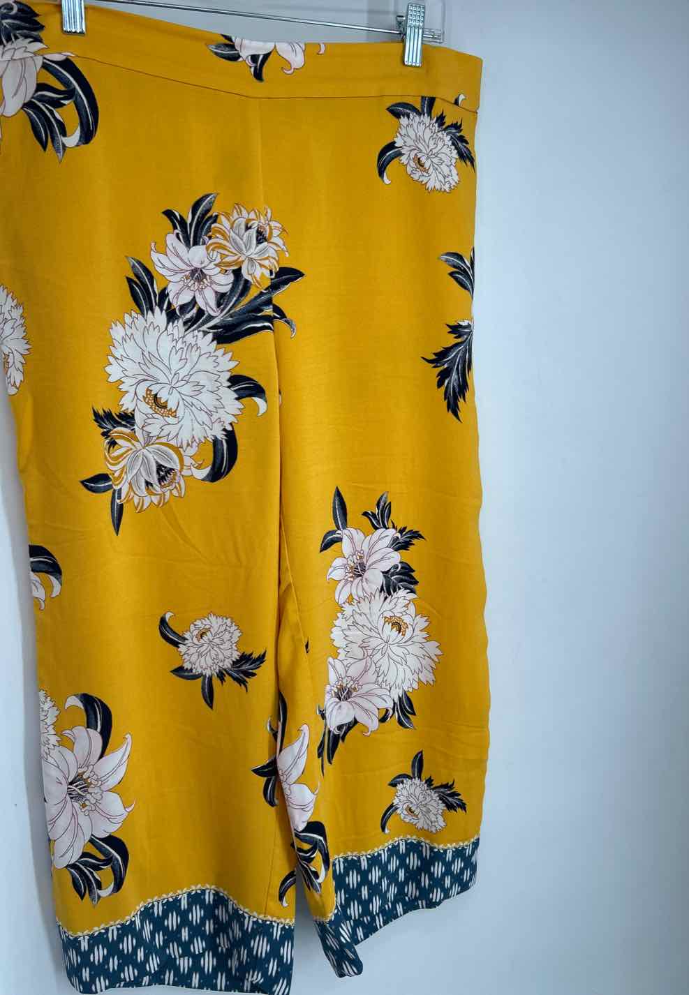 Loft Size LP Yellow Print Pants
