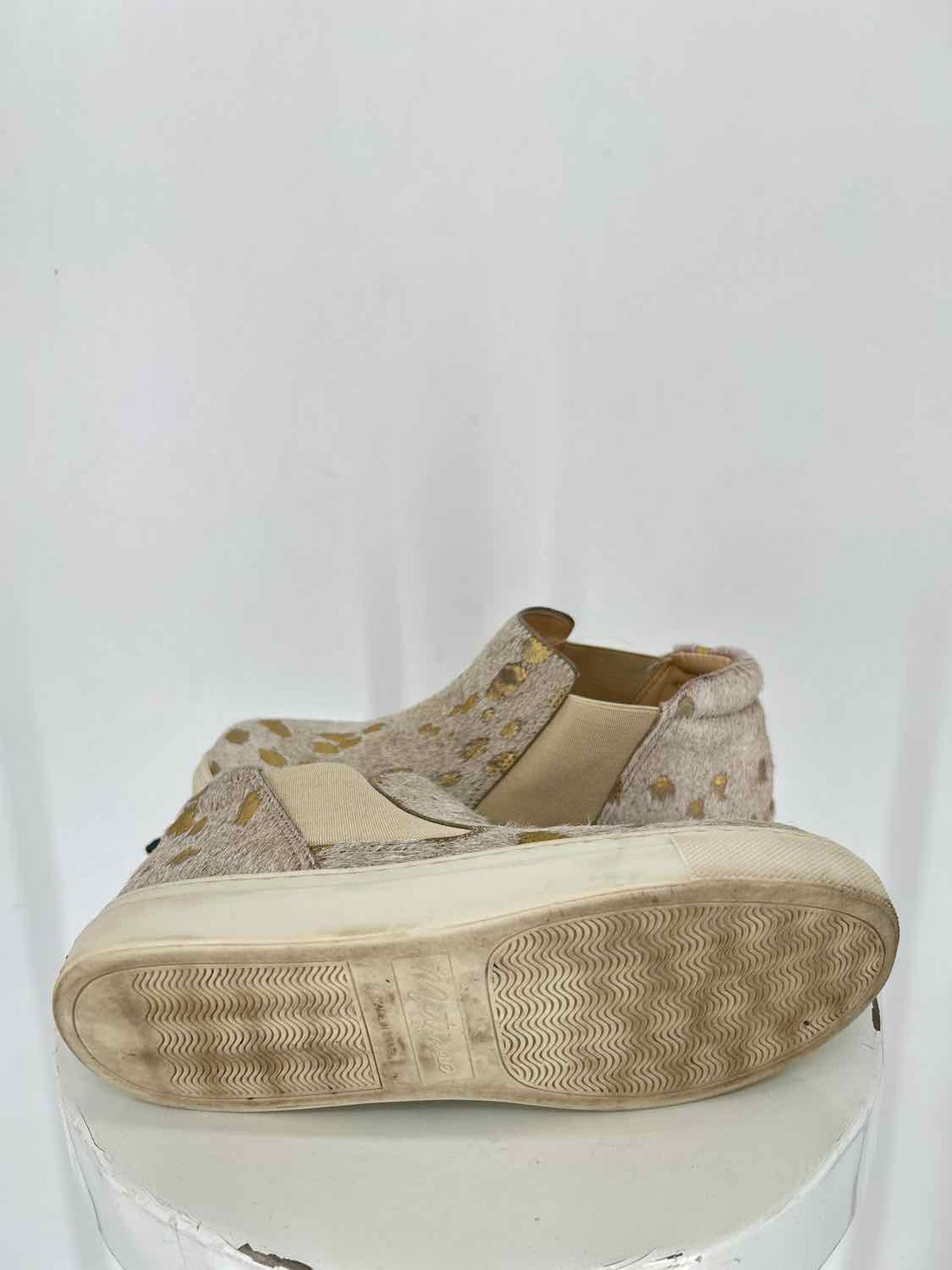 Coconuts By Matisse Women Size 6.5 Gold Print Harlan High Top Sneakers