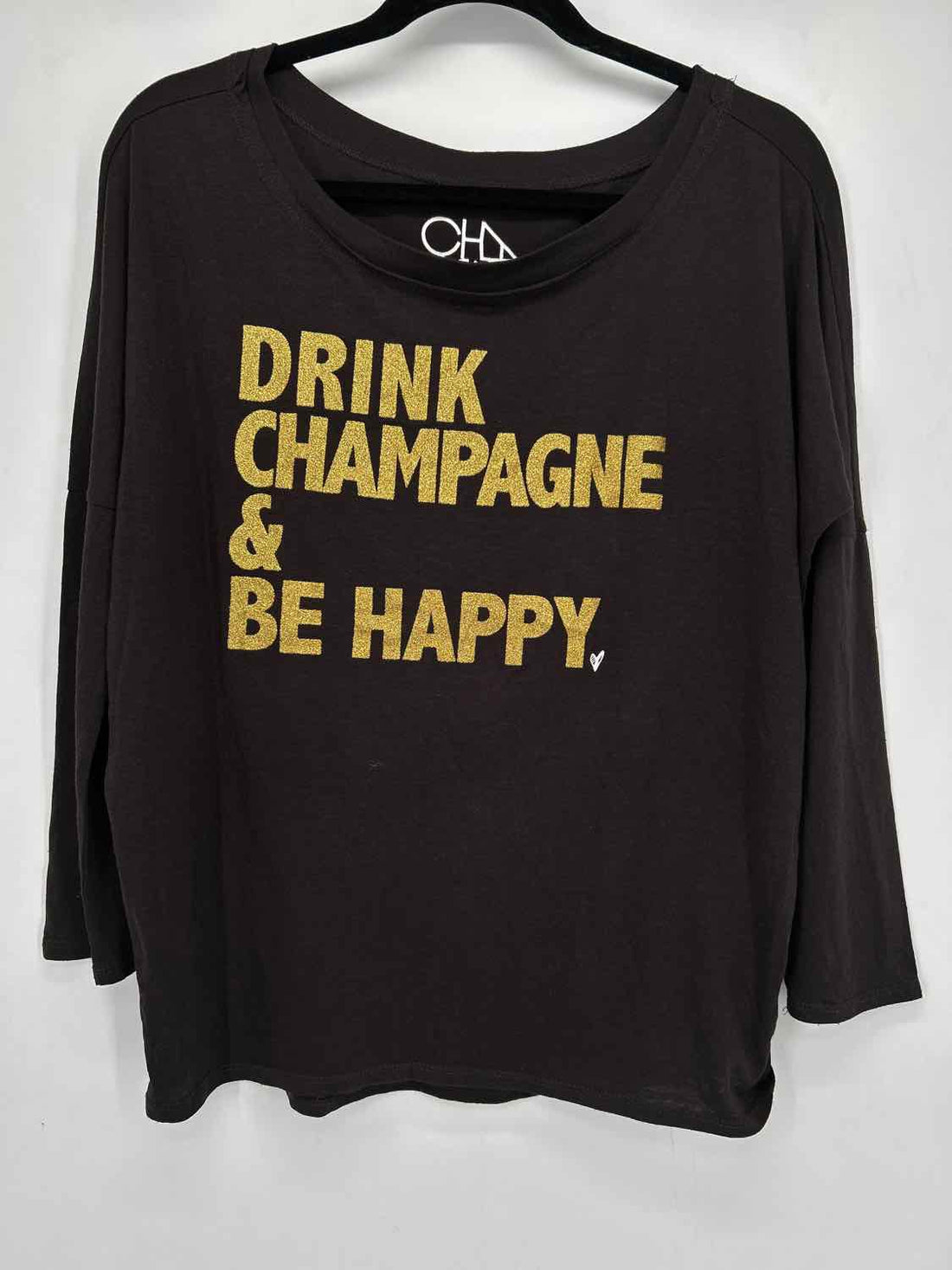 Chaser Size M Black & Gold Long Sleeve