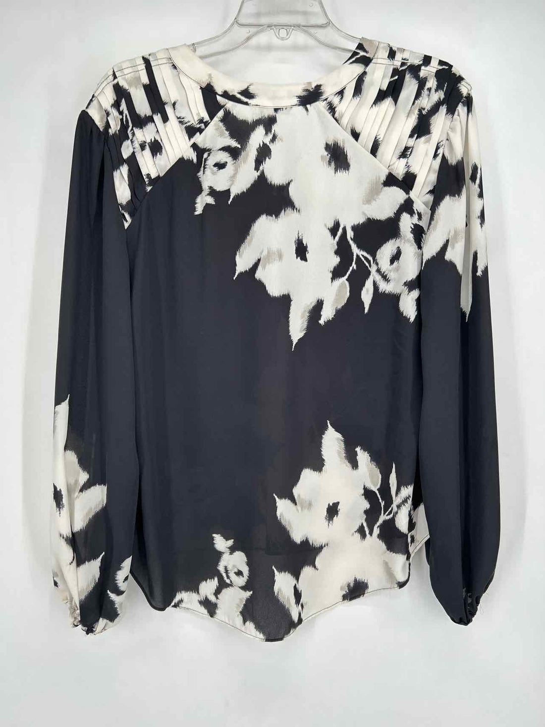 Chicos Size 2/12 Black & White Print Long Sleeve