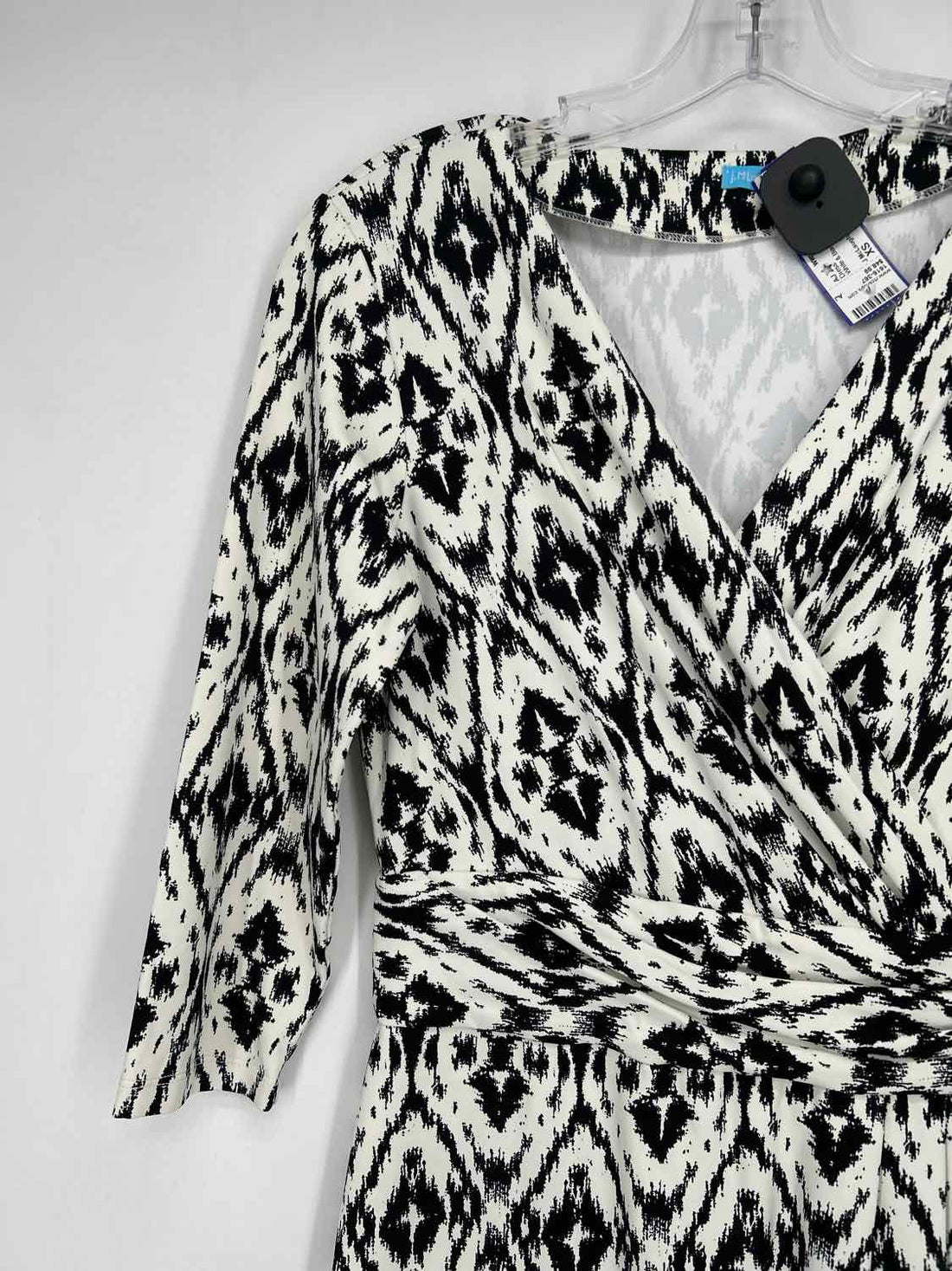 J McLaughlin Size XS White & Black Long Sleeve Dress