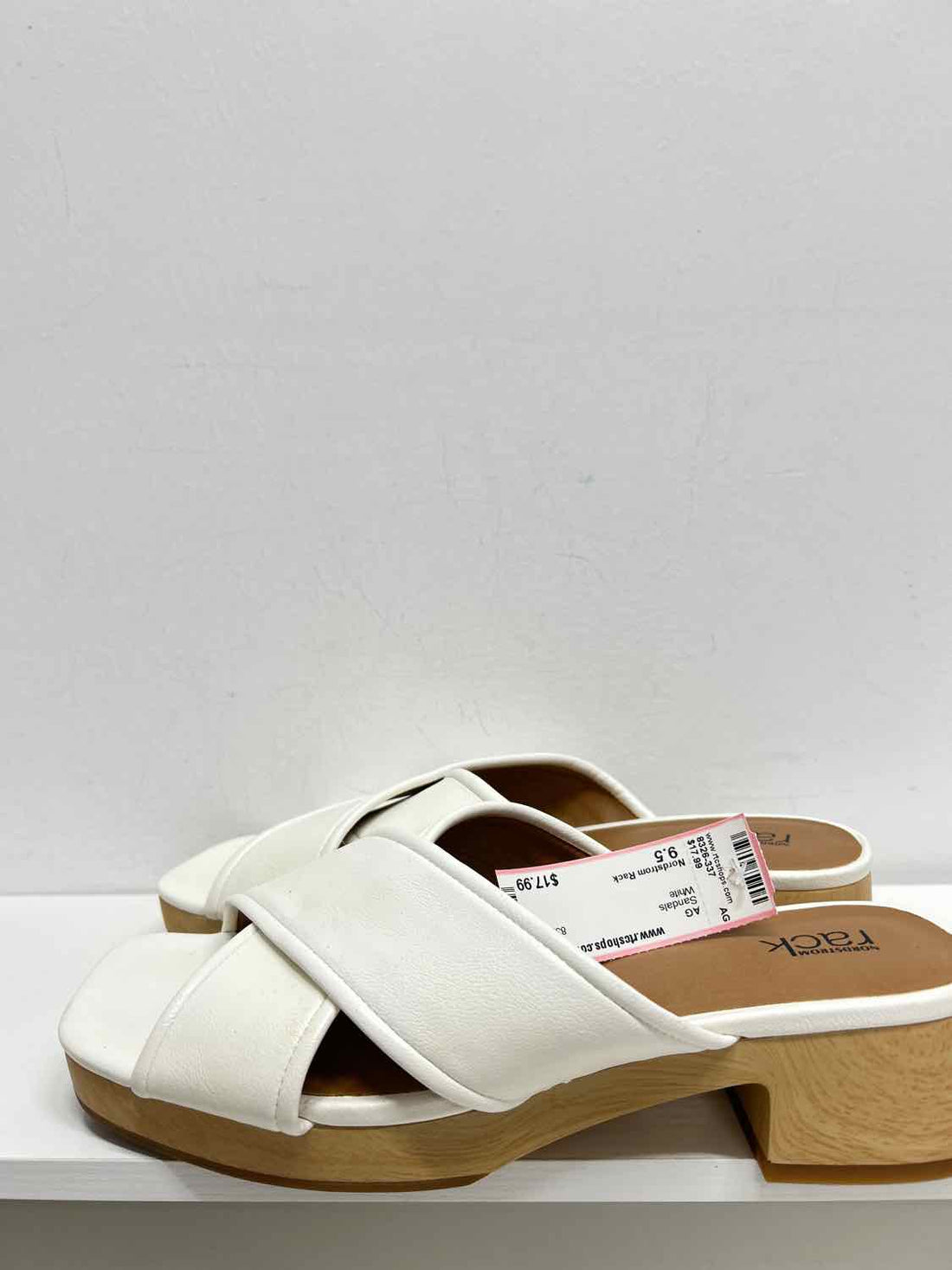 Nordstrom Rack Women Size 9.5 White Sandals