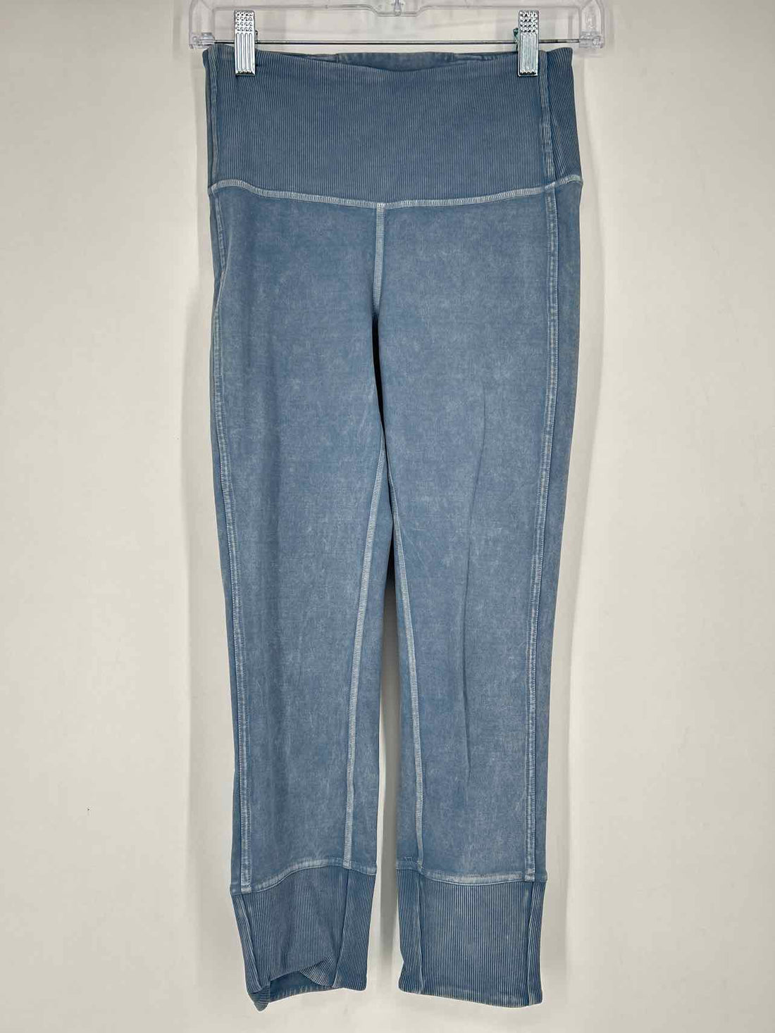 Lululemon Size 4 Dusty Blue Active Leggings
