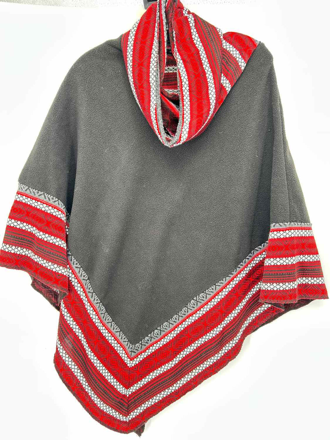 Le Moda Size One Size Black & Red Print Poncho