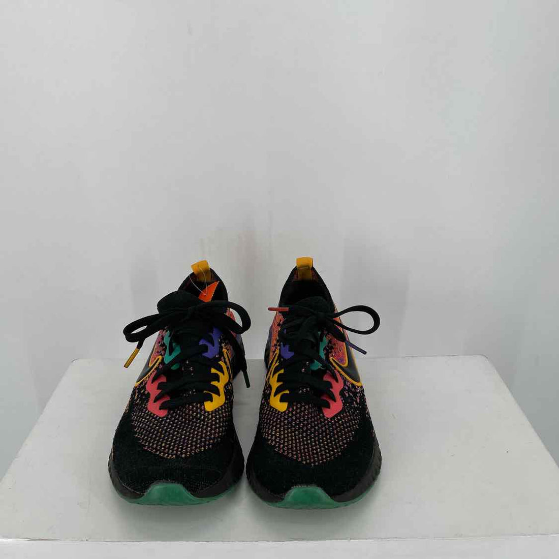 Nike Women Size 8.5 Black Multi Color Sneakers