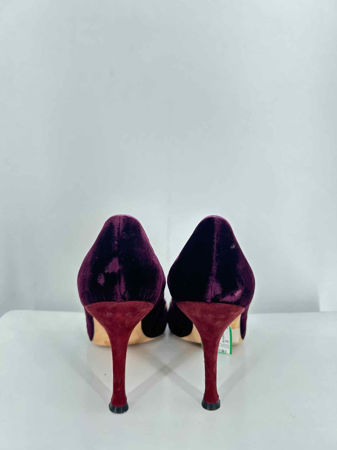 Manolo Blahnik Women Size 38 Eggplant Good Velour LUXURY
