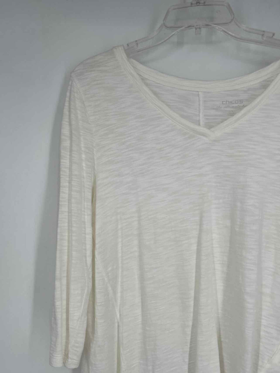 Chicos Size 1 (M) White Long Sleeve