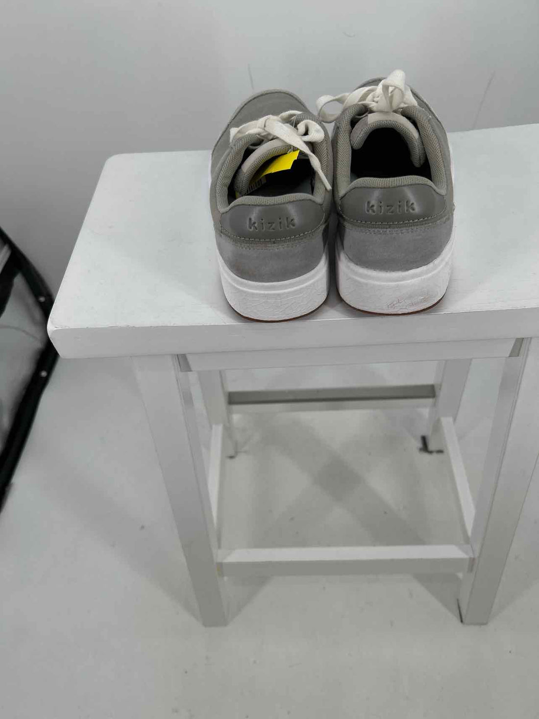 Kizik Women Size 7 Gray Sneakers