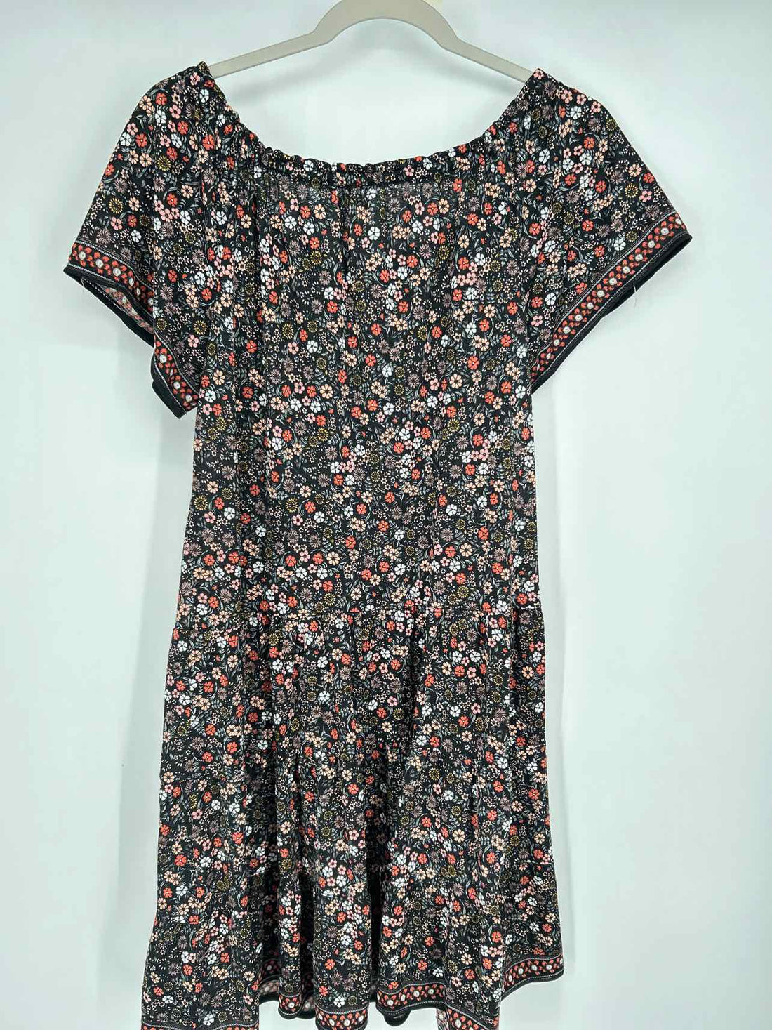 Max Studio Size M Black Floral Short Sleeve Dress