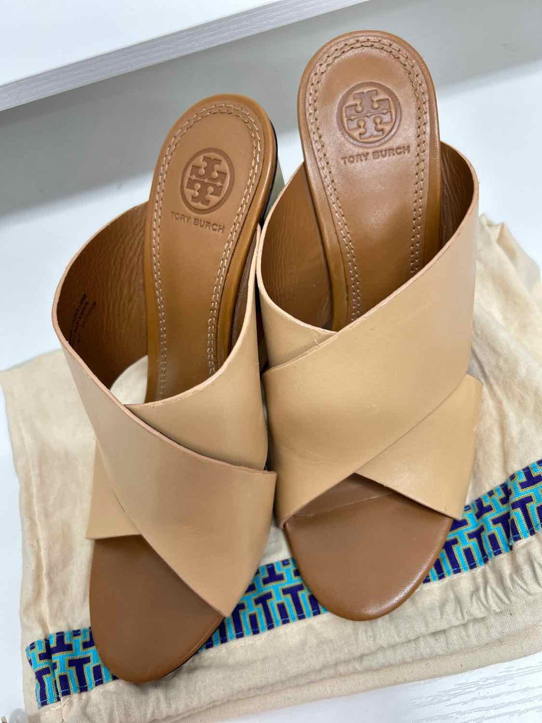 Tory Burch Women Size 8 Buff Wedges