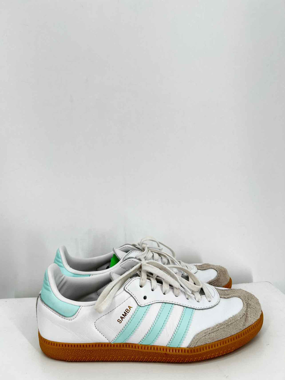 Adidas Women Size 6 White & Light Blue Sneakers