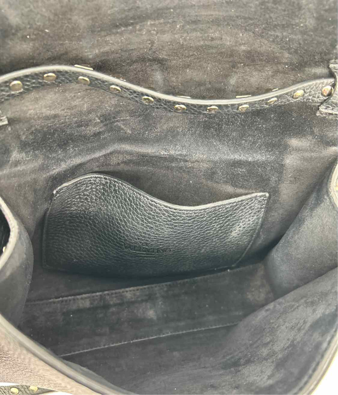 Valentino Garavani Rockstud Black Pebbled Leather Pre Owned LUXURY